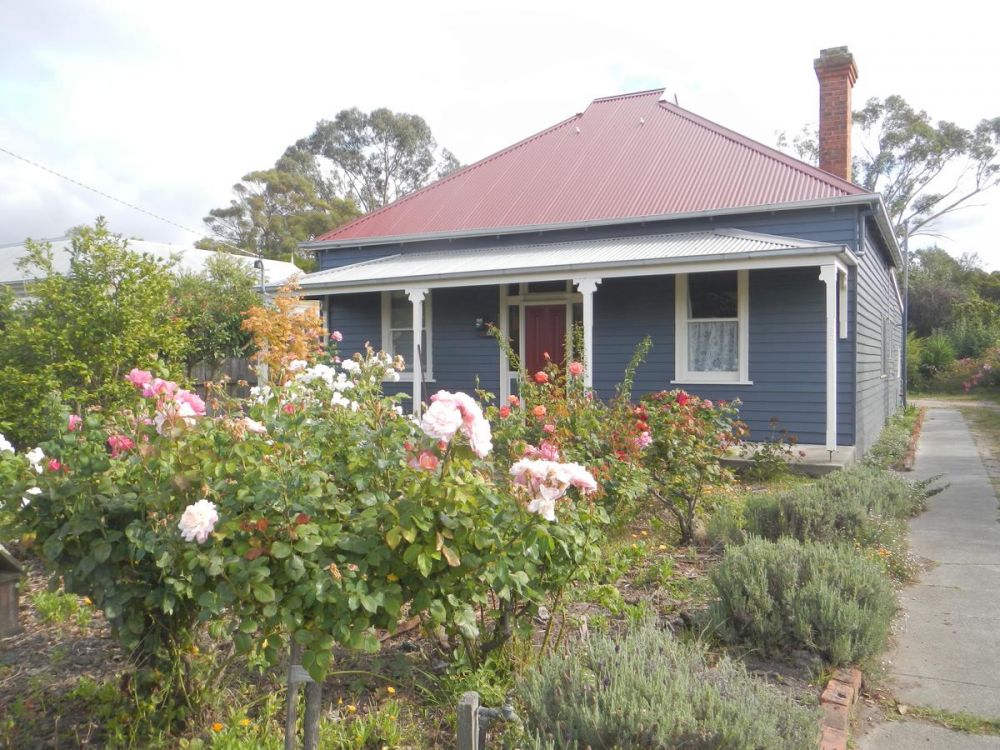 Yarram Cottage Art 1